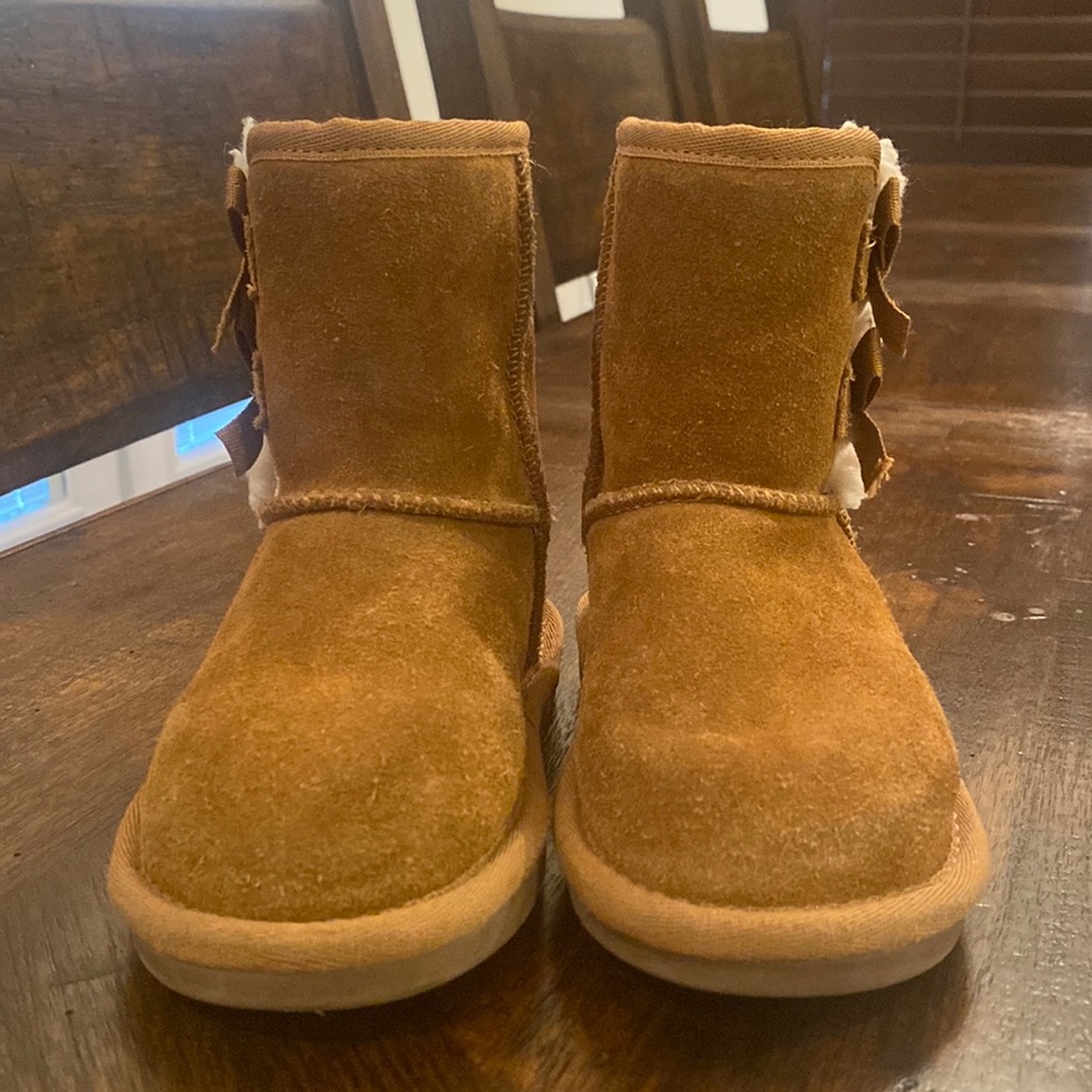 Koolaburra by UGG Size:8 Box not included